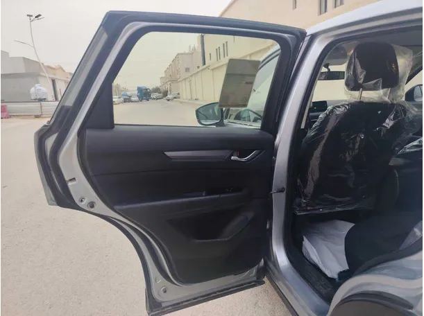 Car image 16