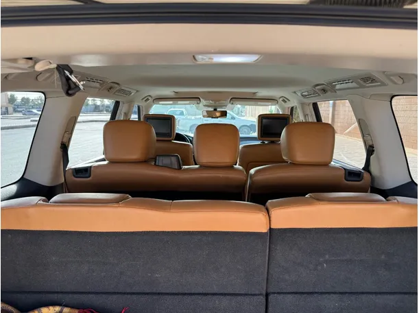 Car image 26