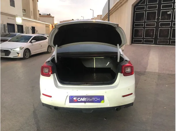 Car image 20