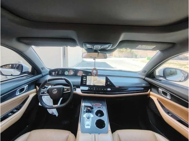 Car image 13