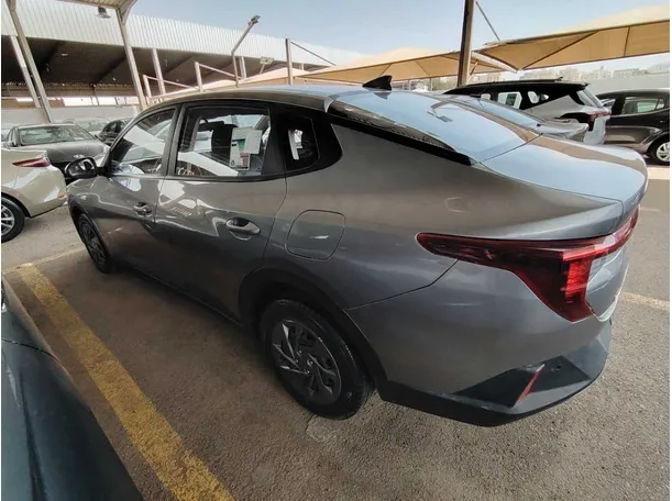 Car image 8