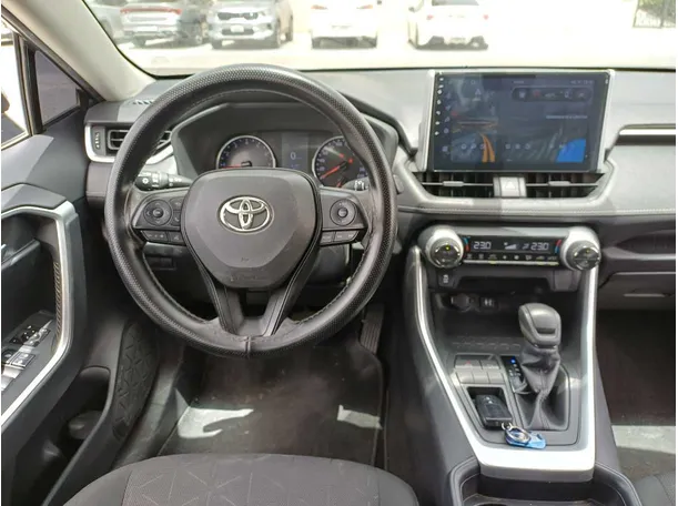 Car image 17
