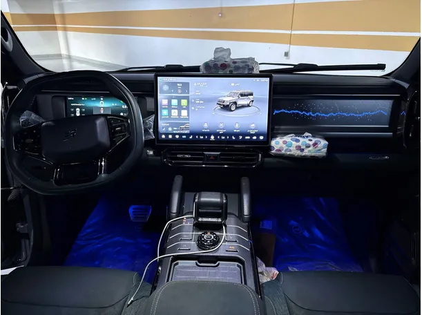 Car image 18