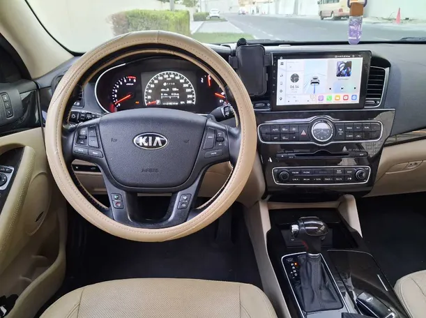 Car image 15