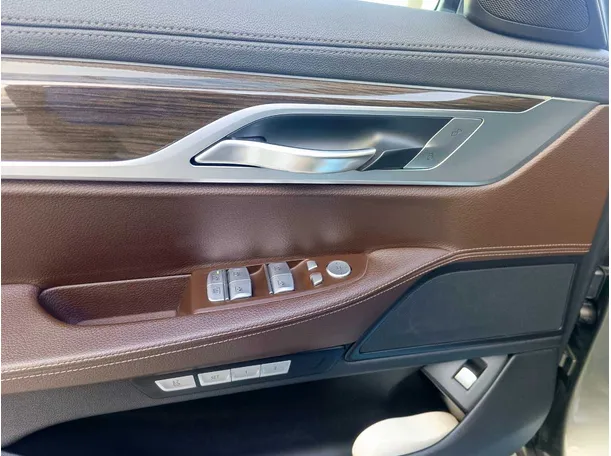 Car image 35