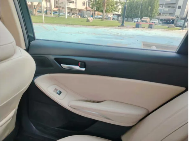 Car image 38
