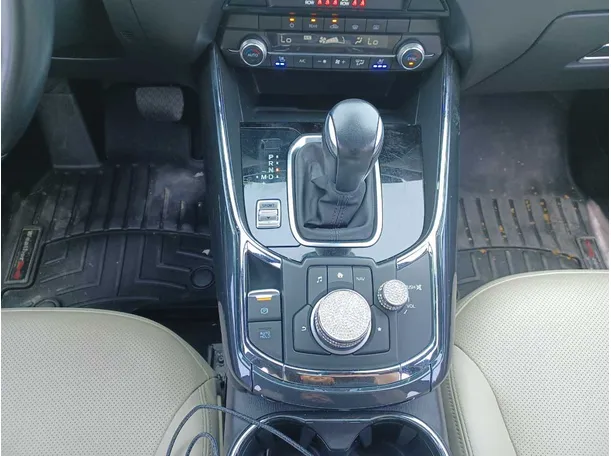 Car image 14