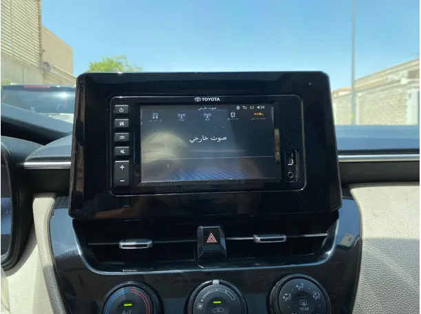 Car image 14