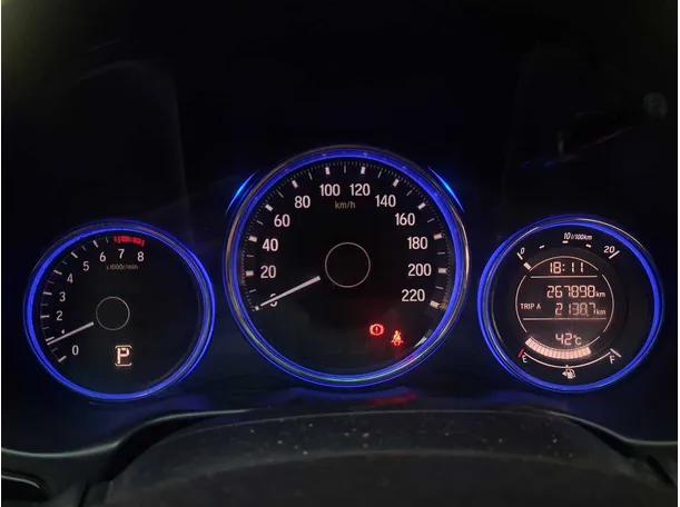 Car image 17