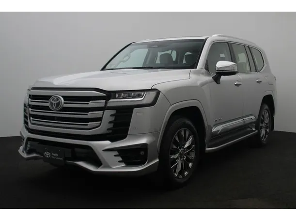 2025 تويوتا لاندكروزر في دبي