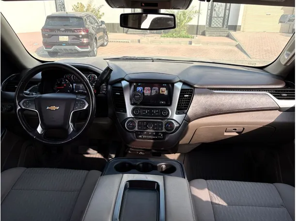 Car image 18
