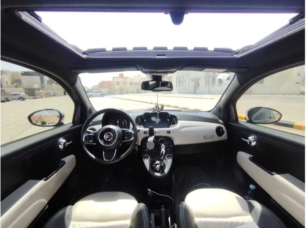 Car image 17