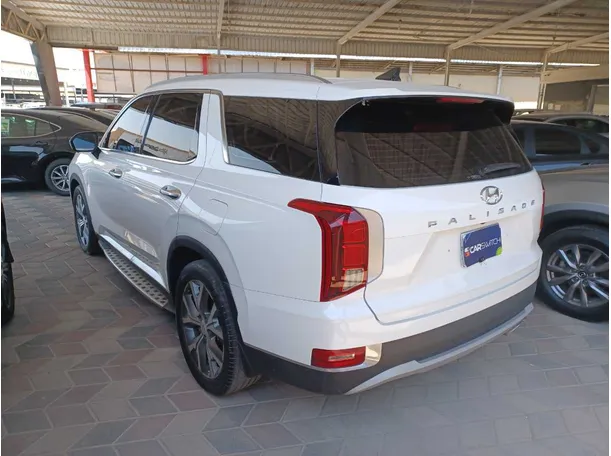 Car image 6