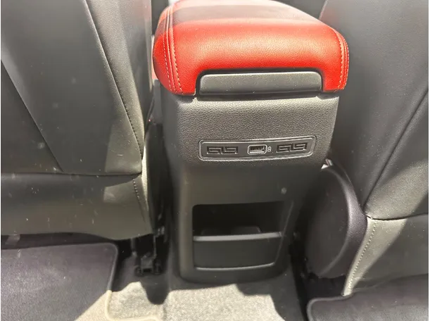 Car image 26