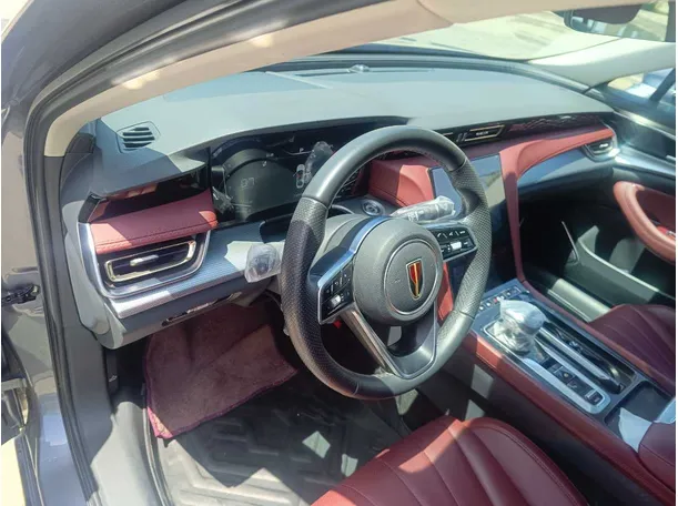 Car image 14