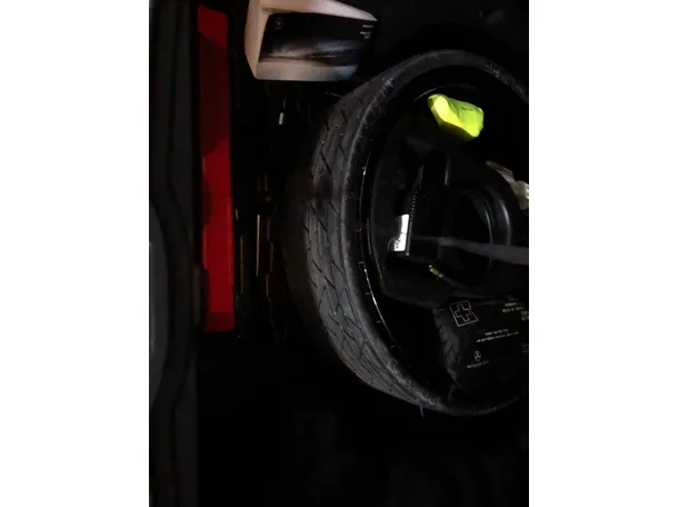 Car image 23
