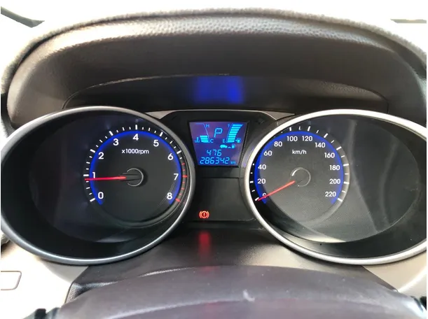 Car image 17