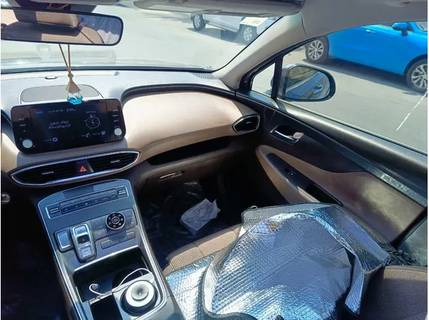 Car image 21