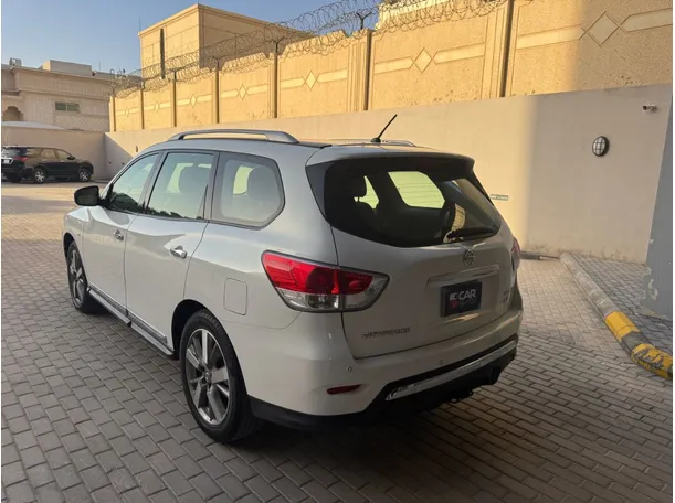 Car image 7