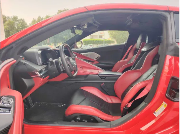 Car image 11