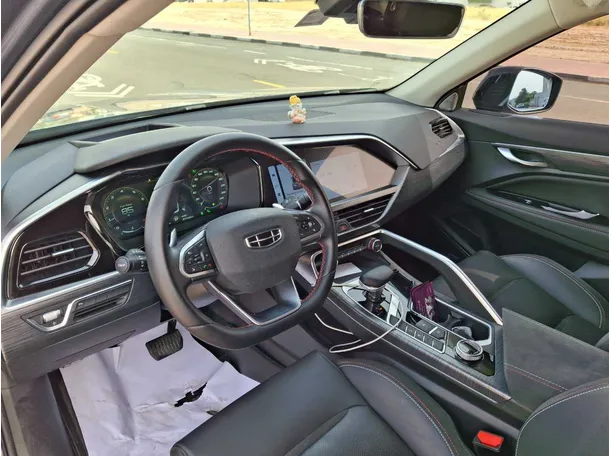 Car image 11