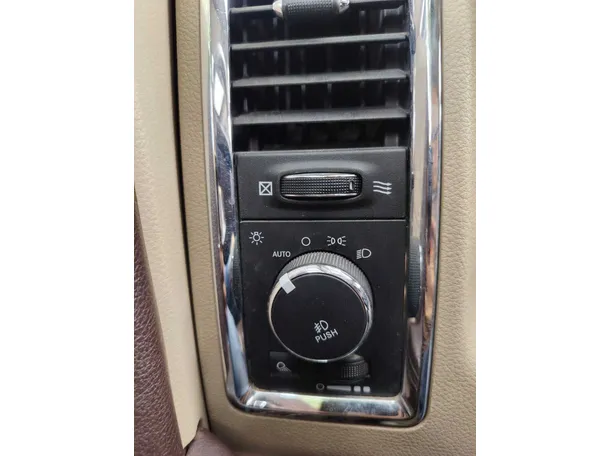 Car image 27