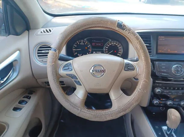 Car image 15