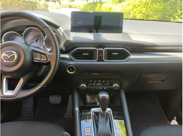 Car image 15