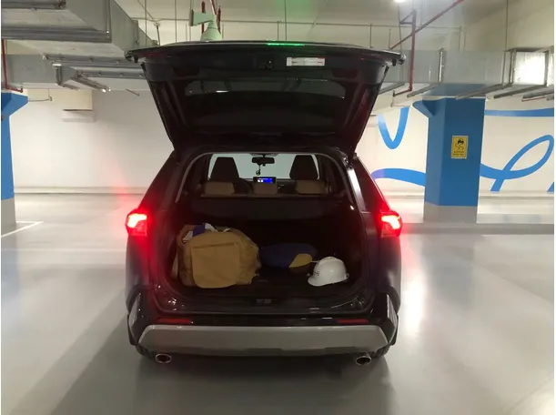 Car image 21