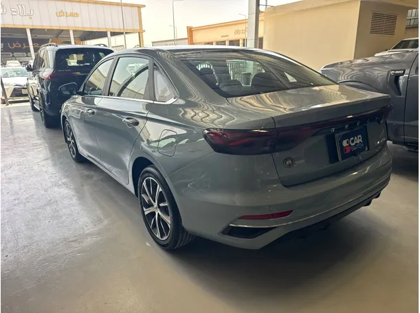 Car image 6