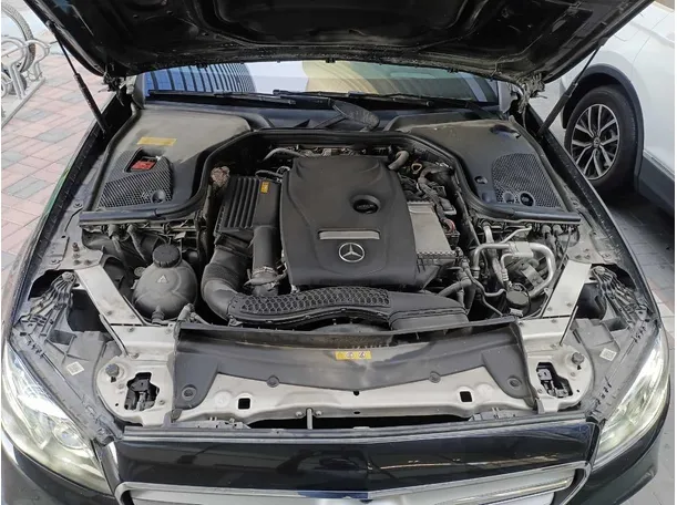 Car image 26