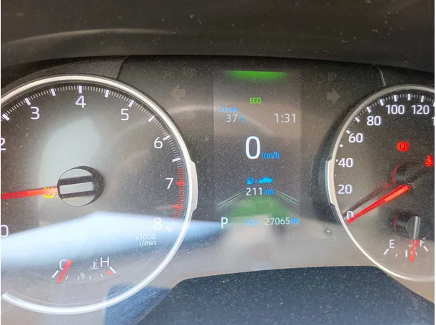 Car image 26