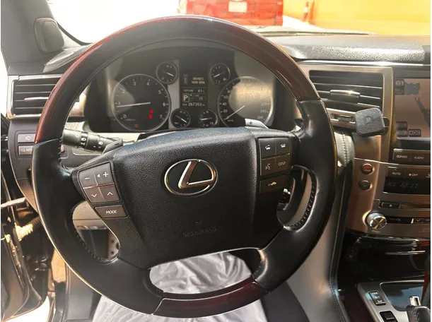 Car image 23