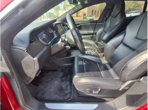 Car image 12