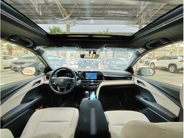 Car image 20