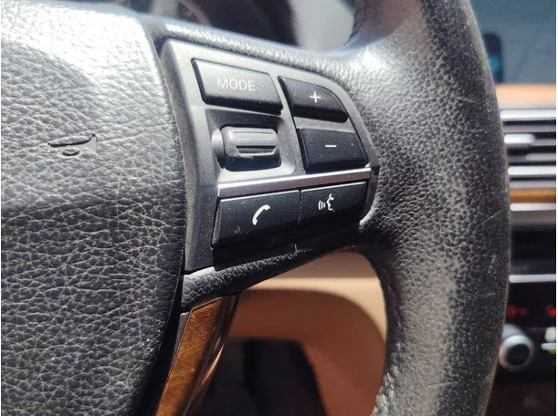 Car image 35