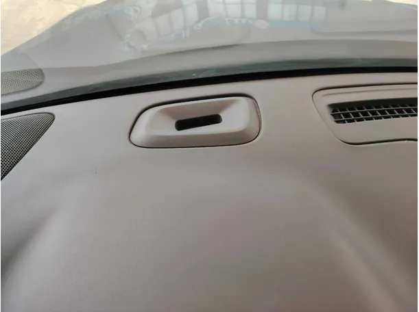 Car image 40