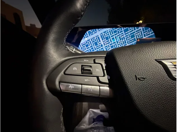 Car image 23