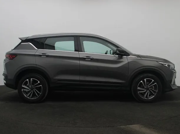 Car image 13