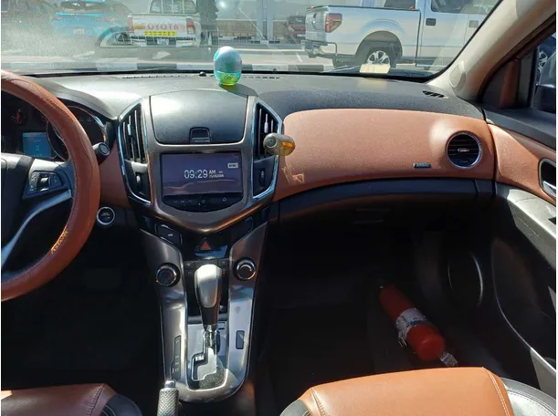 Car image 15