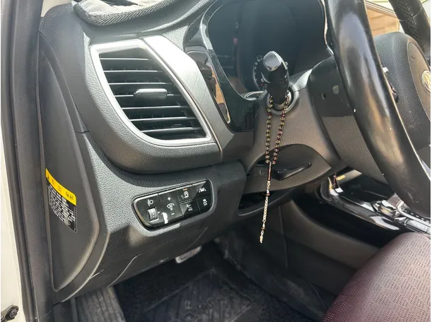 Car image 28