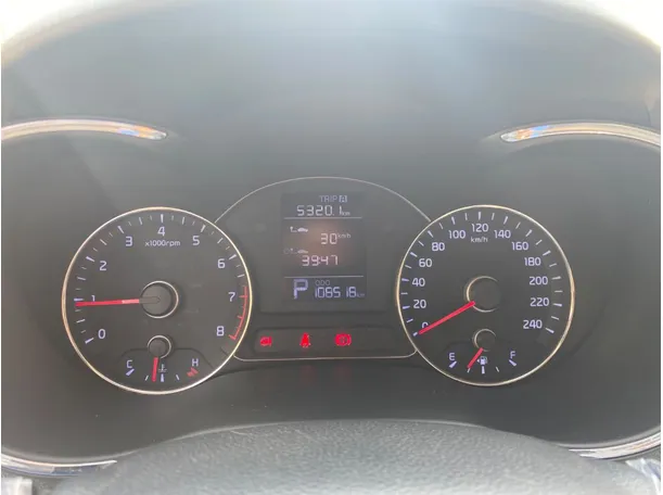 Car image 17