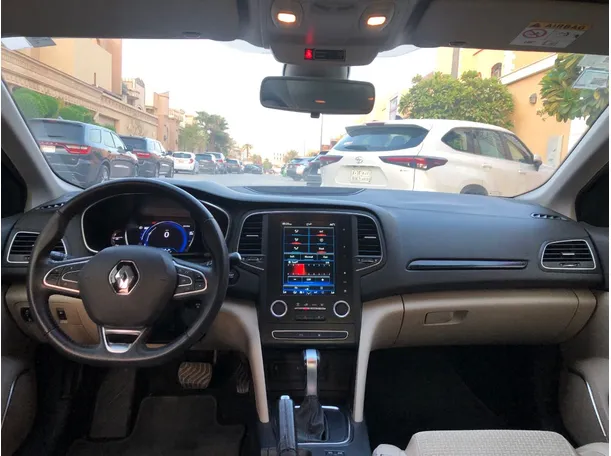 Car image 13