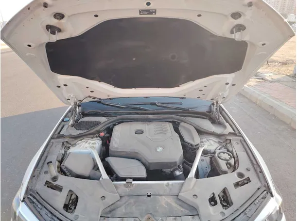 Car image 34