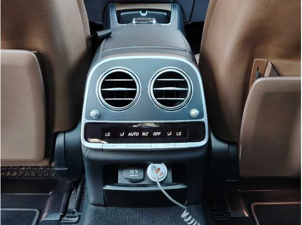 Car image 32