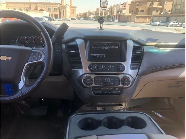 Car image 18