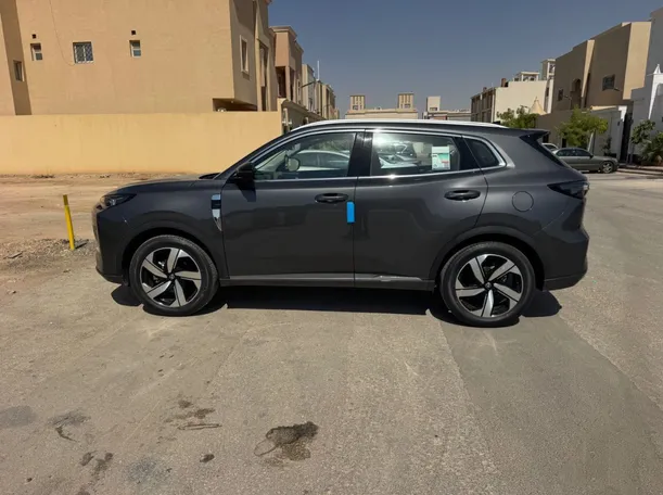 Car image 8