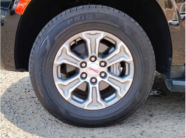 Car image 10