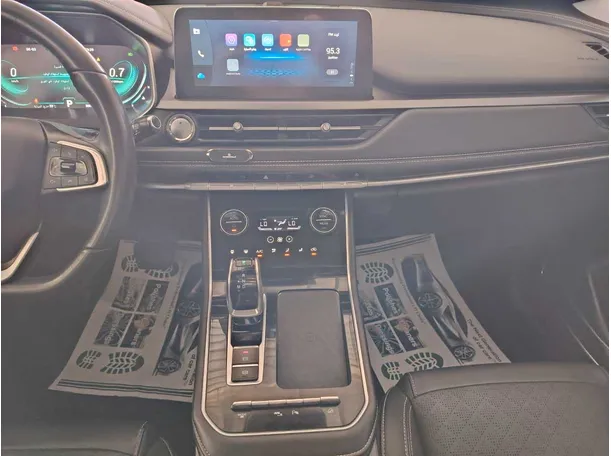 Car image 25