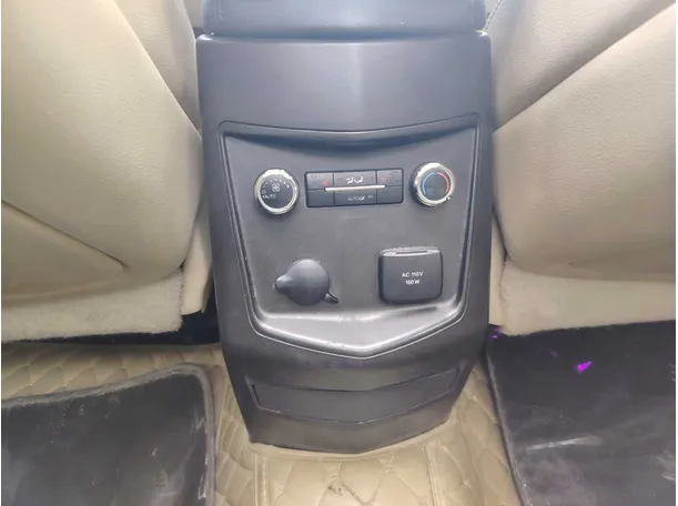 Car image 28